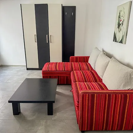 Lighthouse Apartman *