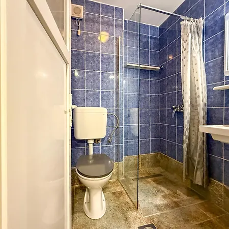 Lighthouse Apartman *