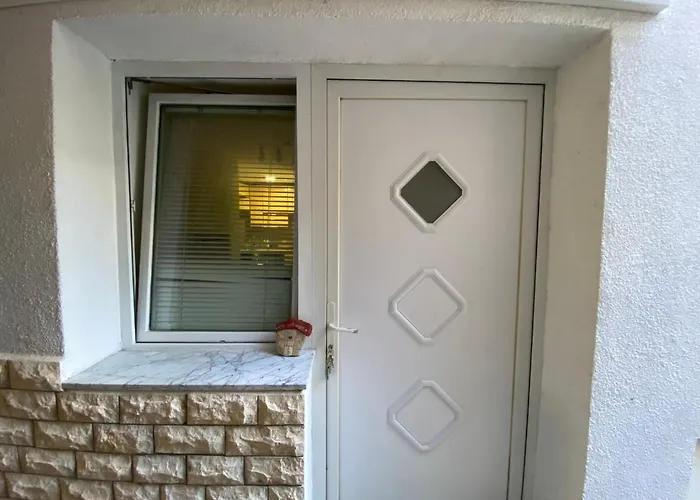 Lighthouse アパート