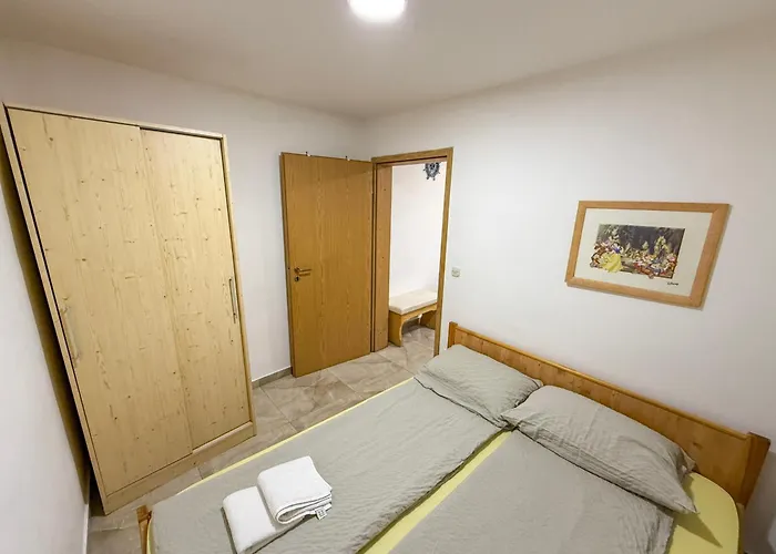 Lighthouse アパート *